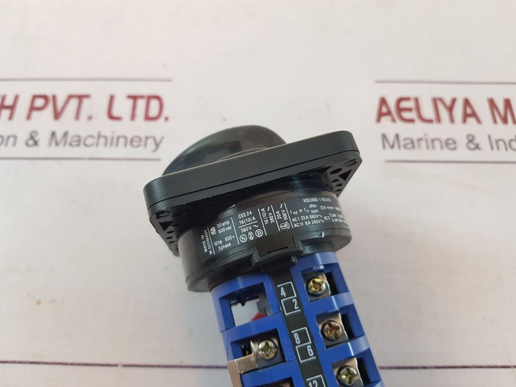 Kraus & Naimer C18 F-2383 Rotary/Cam Switch 20 Amp