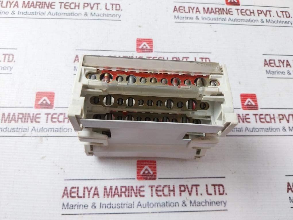 Legrand 048 86 Modular Distribution Block 500V