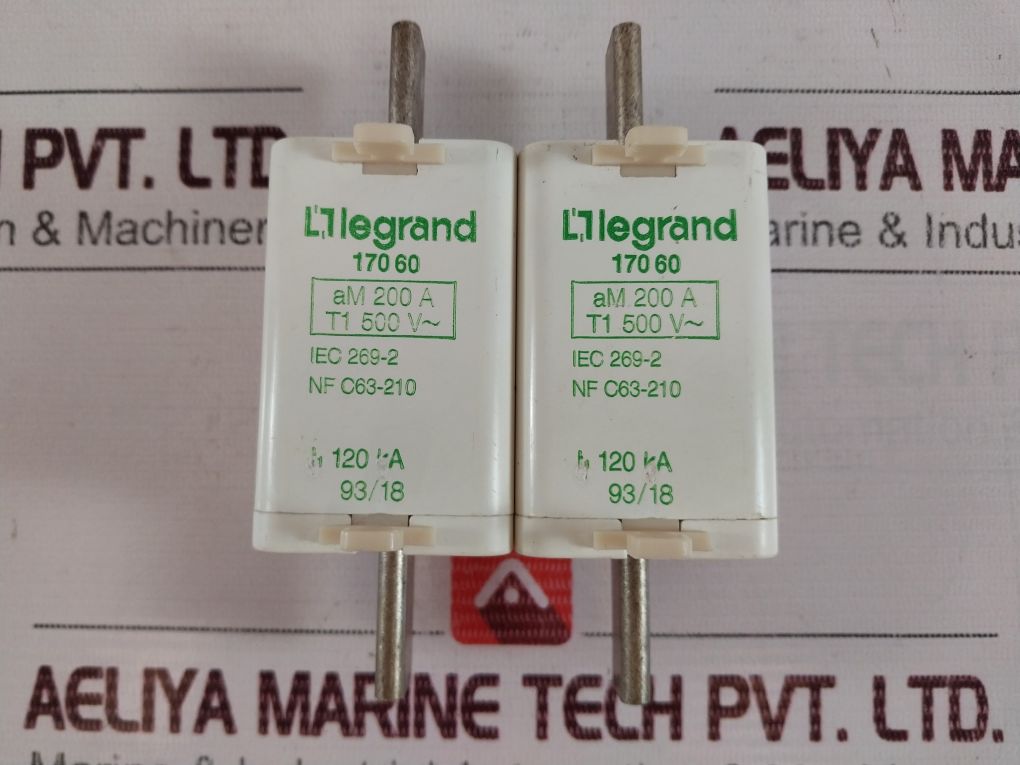 Legrand 17060 200A