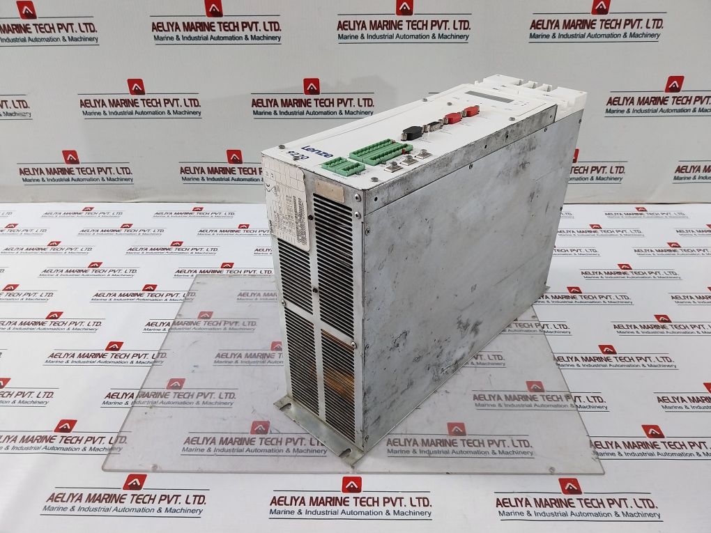 Lenze 33.9224 E Servo Drive 00384880