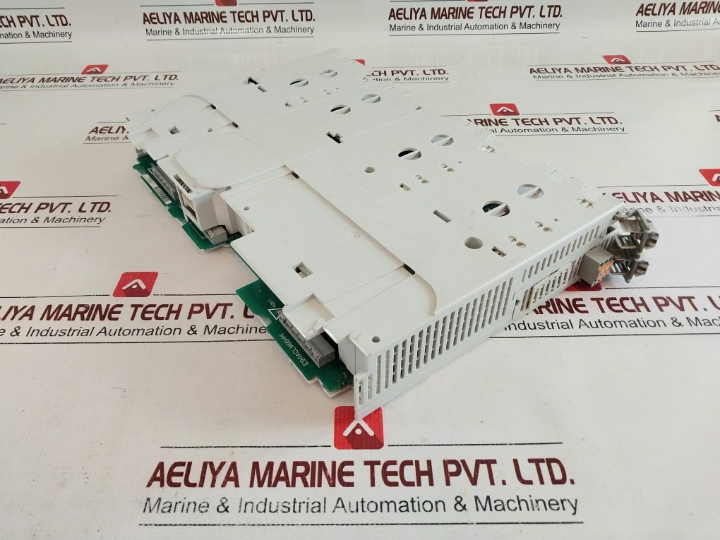 Lenze L-force E94Aclm0044 Multi Drive Highline E94Aclm0044-000P1A
