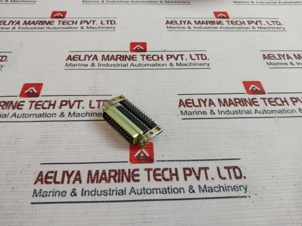 Lot Of 10X Te Connectivity 5205857-1 D-sub Plug Connector