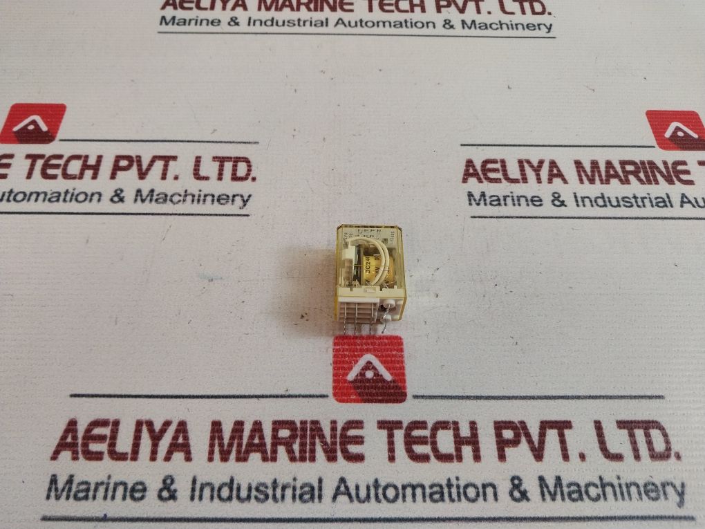 Lot of 2X Idec Ry4S-u Relay 5A 30Vdc
