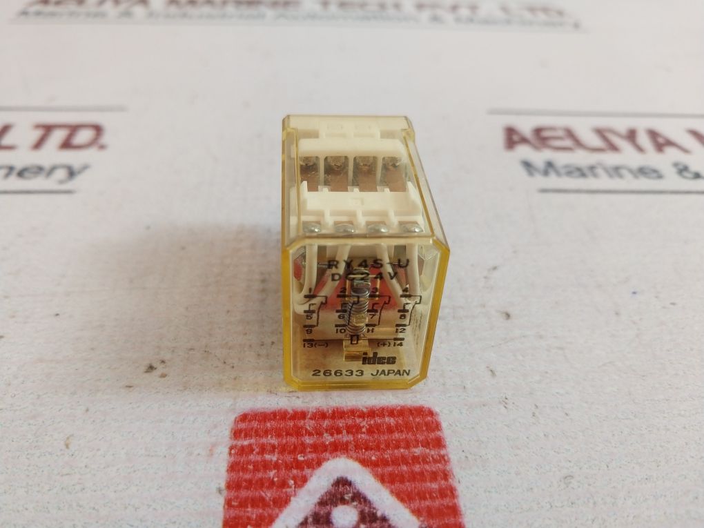 Lot of 2X Idec Ry4S-u Relay 5A 30Vdc