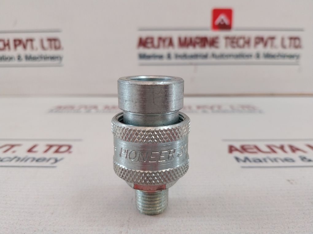 Lot Of 2X Pioneer 3000-2° Hydraulic Coupler 172C