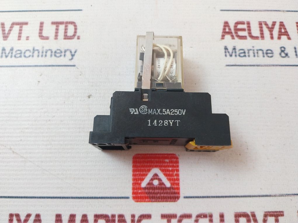 Lot Of 4X Omron My4 Relay With Socket Base 24Vdc