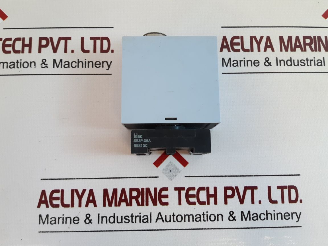 Lovato T1E Time Relay On Operate 0,3 To 30 Sec With Sr2P-06A Socket Base