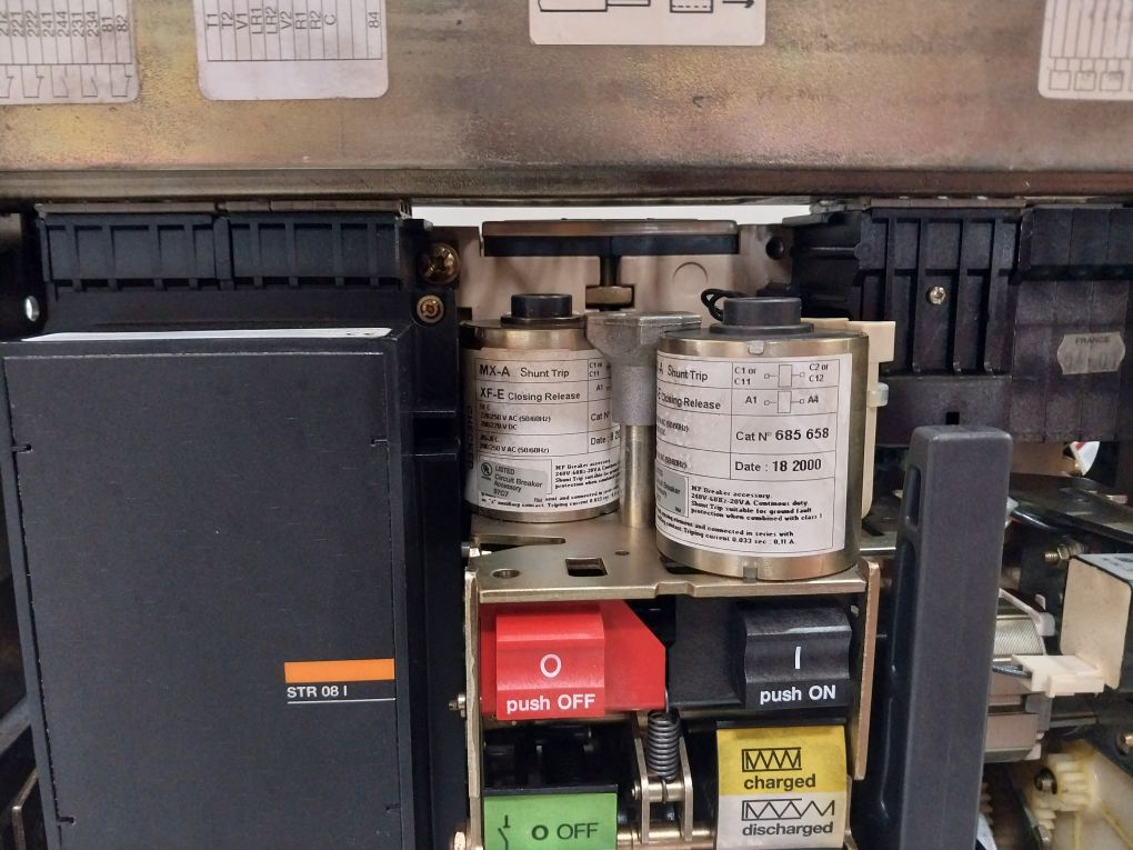 Merlin Gerin Masterpact M16 Ni Frame Circuit Breaker 690V 50/60Hz