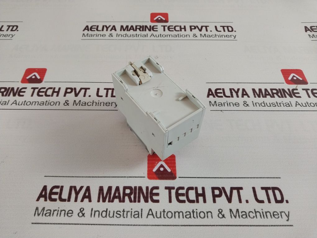 Merlin Gerin 15720 Digital Time Switch 230-240V 50-60Hz