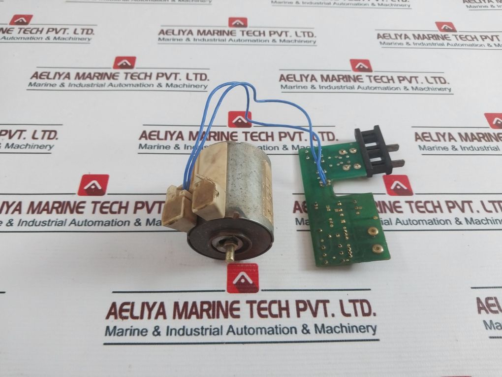 Merlin Gerin 685679 Undervoltage Release Circuit Breaker 100/110V
