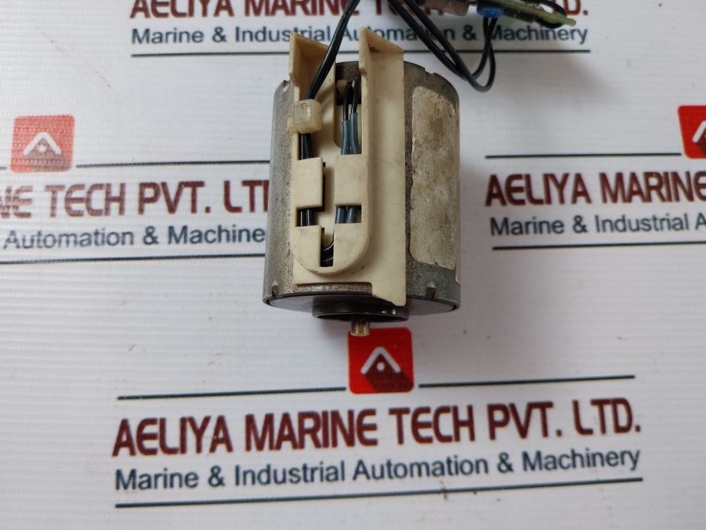 Merlin Gerin 685 661 Xf-e Circuit Breaker Closing Release 440/480 Vac