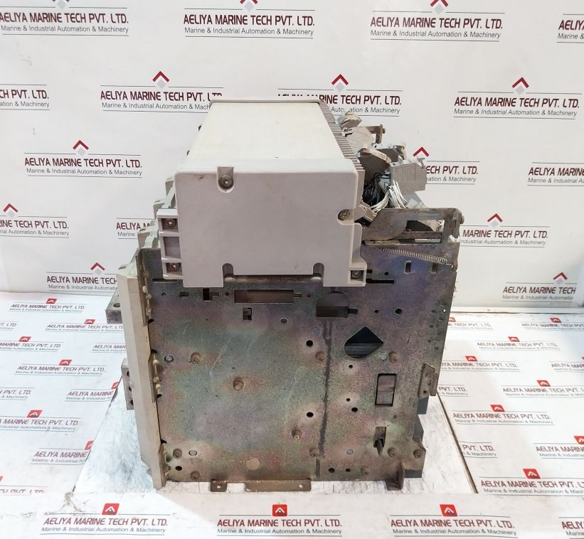 Merlin Gerin Masterpact Nw20 H1 Air Circuit Breaker 2000Amp
