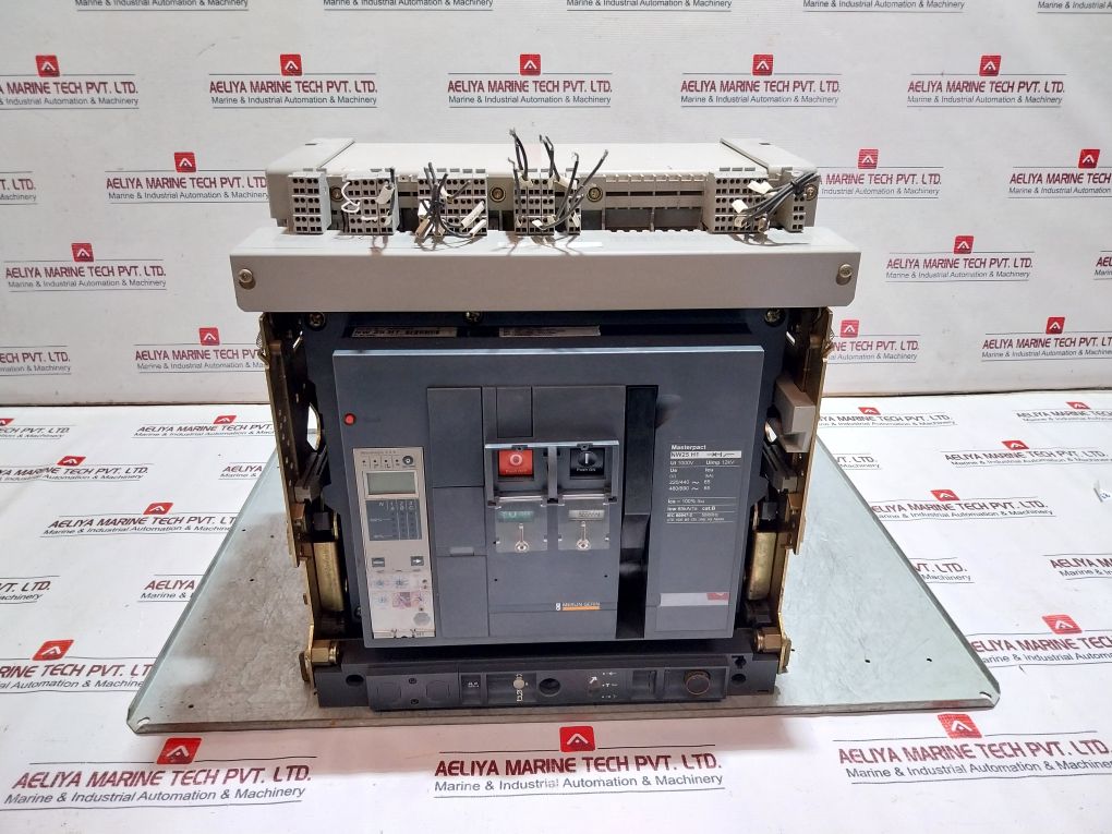 Merlin Gerin Masterpact Nw25 H1 Circuit Breaker 2500A 1000V 50/60Hz