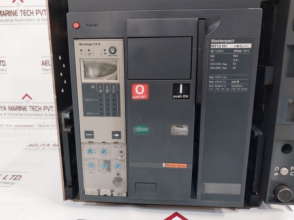 Merlin Gerin Masterpact Nt12 H1 Universal Power Circuit Breaker