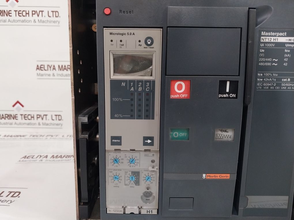 Merlin Gerin Masterpact Nt12 H1 Universal Power Circuit Breaker