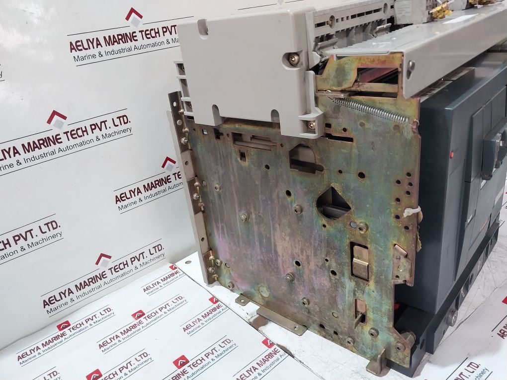 Merlin Gerin Nw08 Ha Circuit Breaker 200-250Vac/Vdc