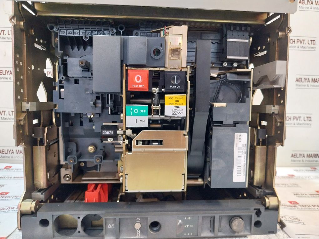 Merlin Gerin Nw08Ha Masterpact Mch/Xm Motor Mechanism Circuit Breaker Accessory