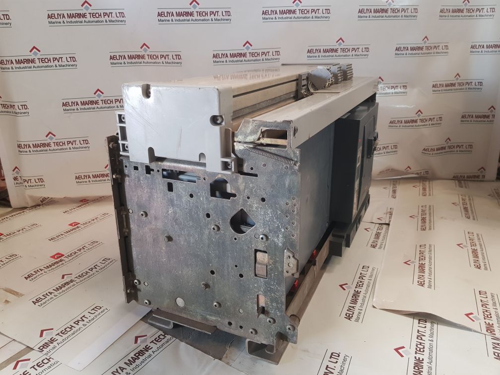 Merlin Gerin Nw50 H1 Circuit Breaker 200-240Vac