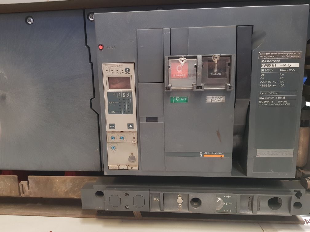 Merlin Gerin Nw50 H1 Circuit Breaker 200-240Vac