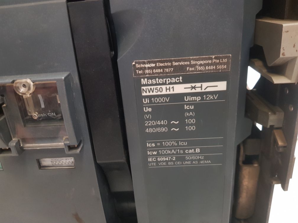 Merlin Gerin Nw50 H1 Circuit Breaker 200-240Vac