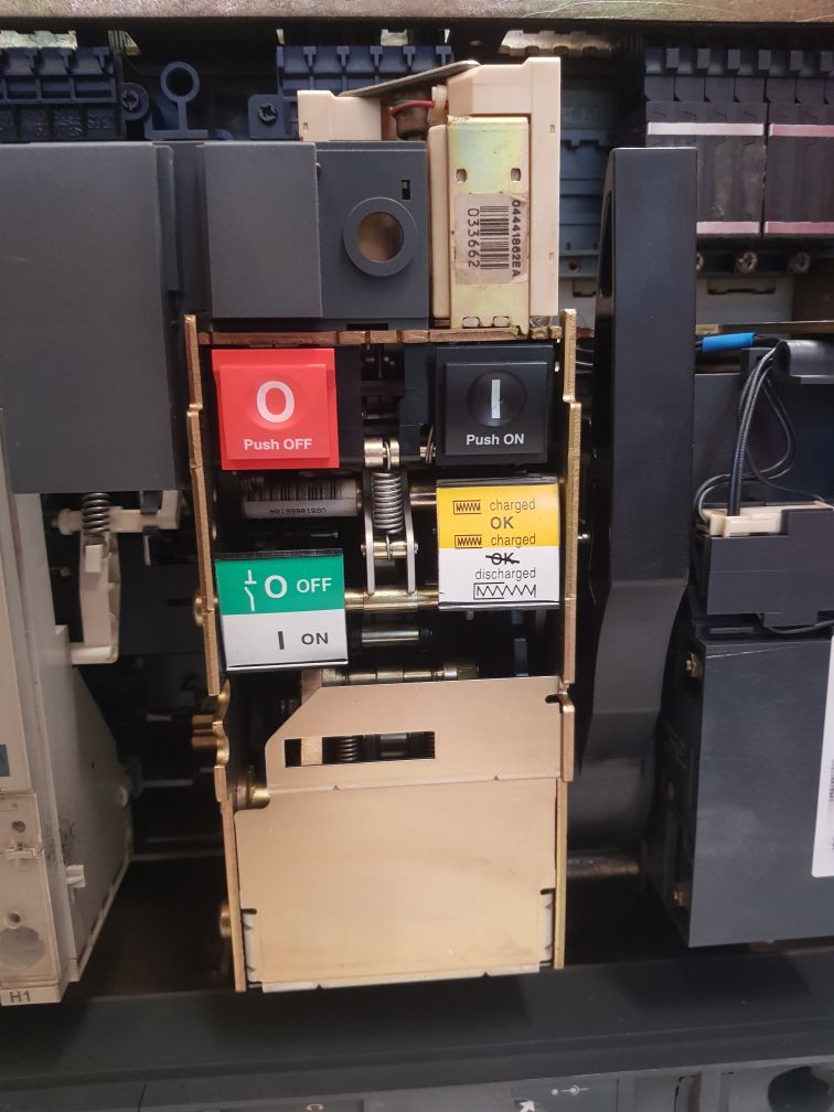 Merlin Gerin Nw50 H1 Circuit Breaker 200-240Vac