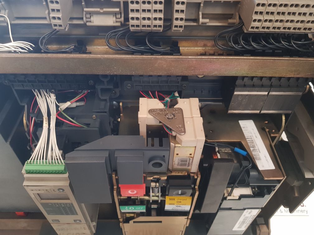 Merlin Gerin Nw50 H1 Circuit Breaker 200-240Vac