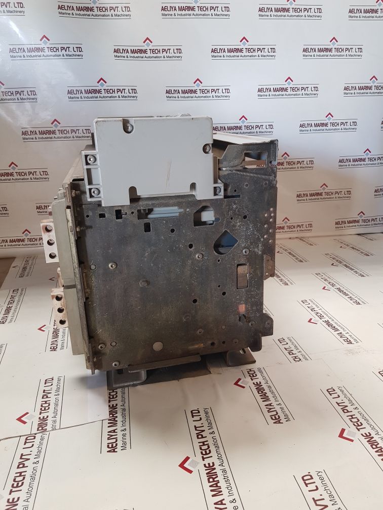 Merlin Gerin Nw50 H1 Circuit Breaker 200-240Vac