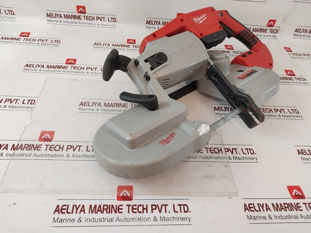 Milwaukee 0729-20 Heavy-duty Band Saw 28 V---