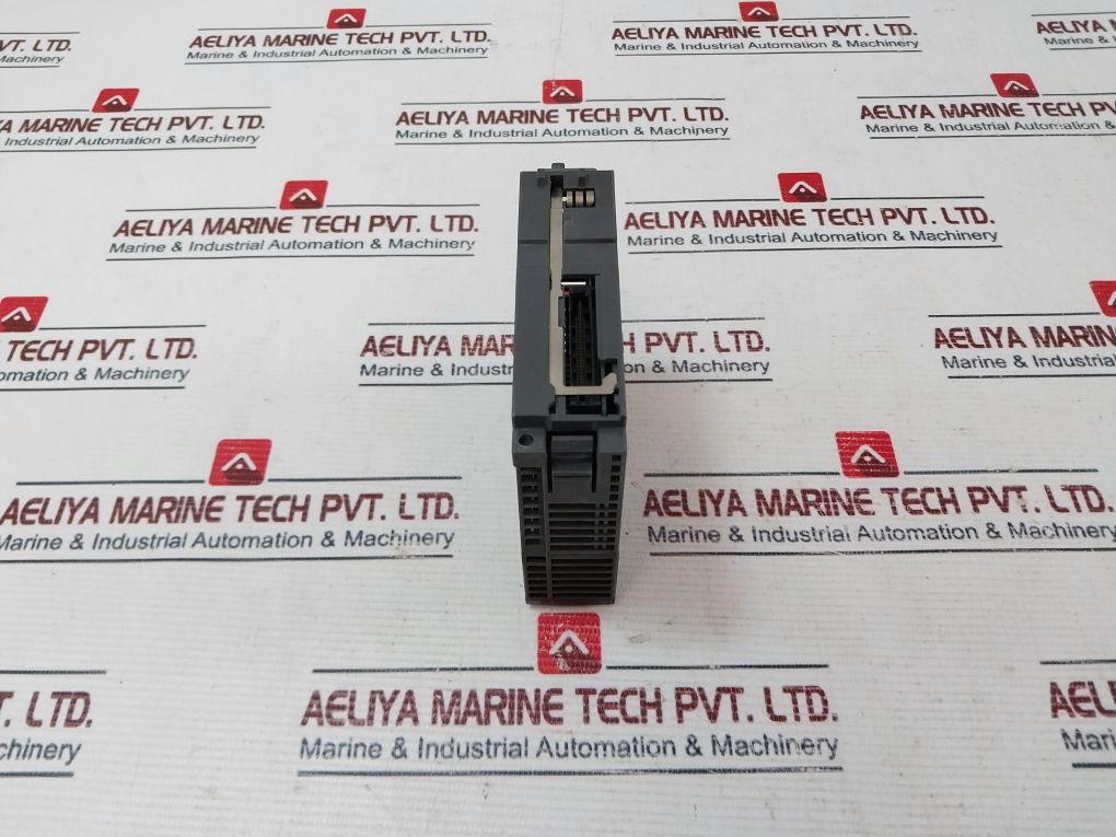 Mitsubishi Electric Qy42P Digital Output Unit 12/24Vdc 0.1A