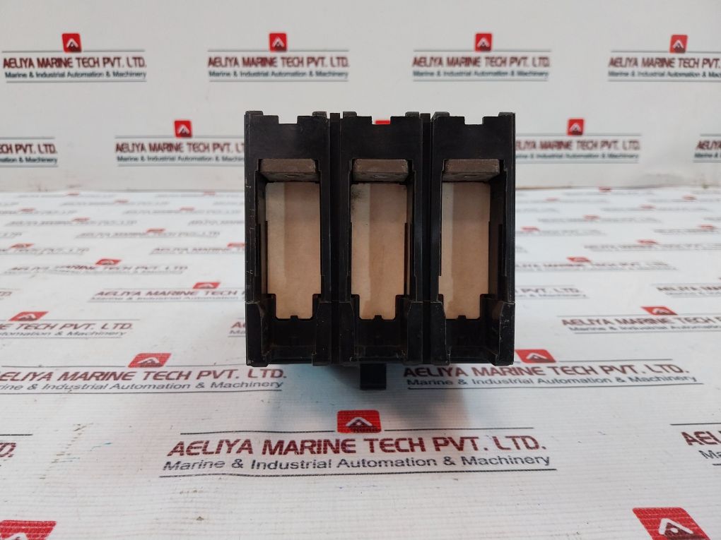 Mitsubishi Nf225-sh No-fuse Breaker 150 Amp 660V