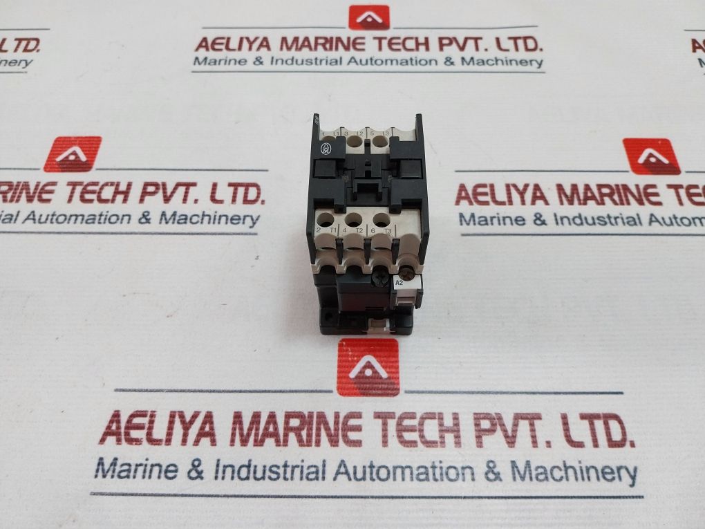 Moeller Dil00M Contactor 3 Pole Break 250V Dc