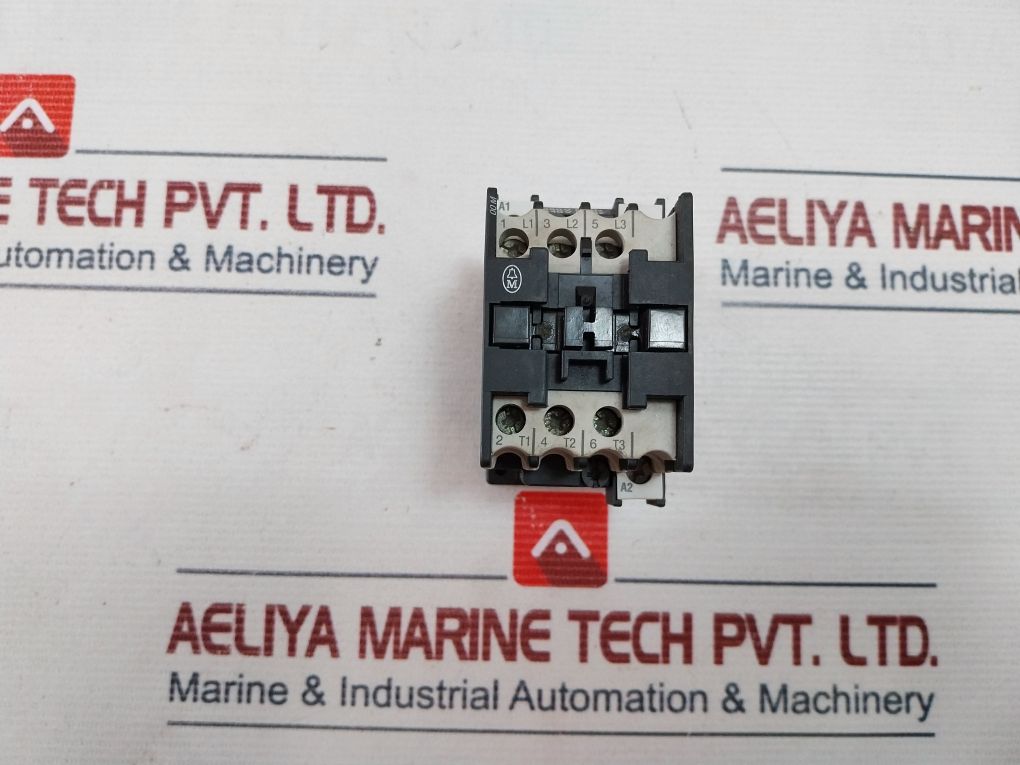 Moeller Dil00M Contactor 3 Pole Break 250V Dc