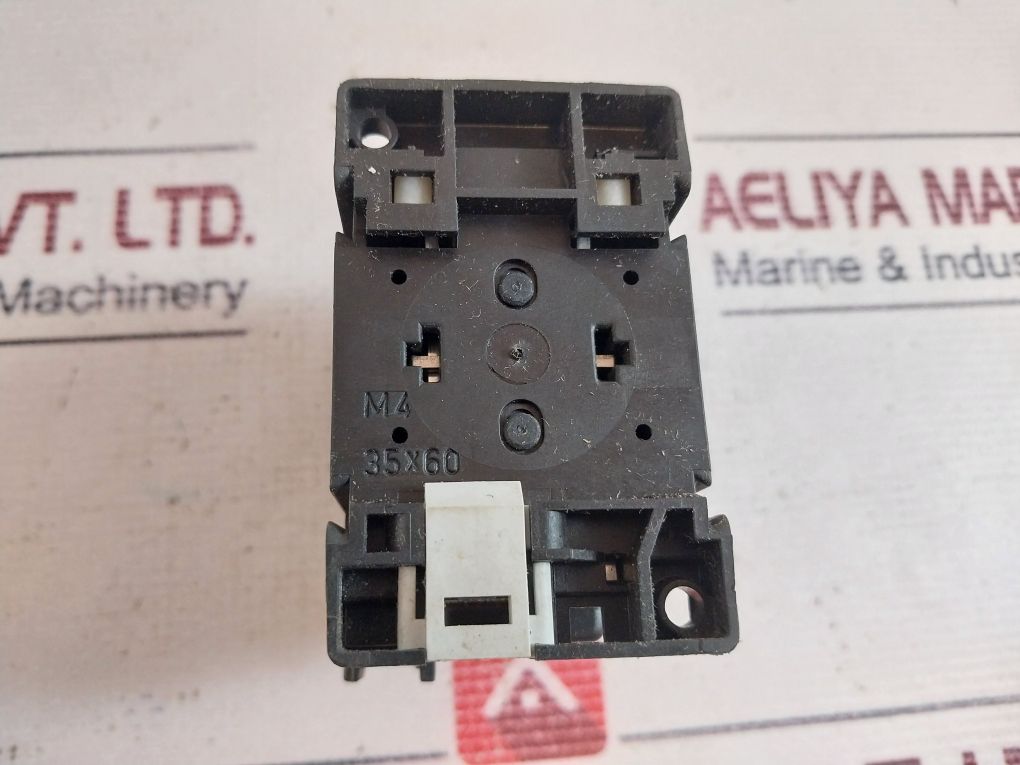 Moeller Dilr22 Auxiliary Contactor 6000V 240V 60Hz