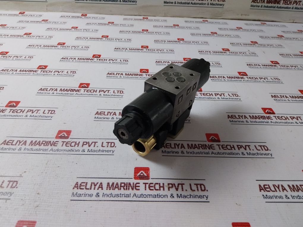 Nachi-fujikoshi Ss-g01-c5-r-c115-e31 Directional Control Wet Type Solenoid Valve