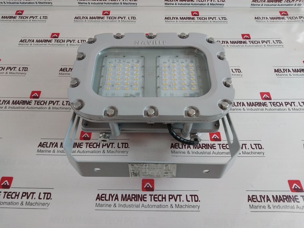 Naville Iluminação EznlR6240C