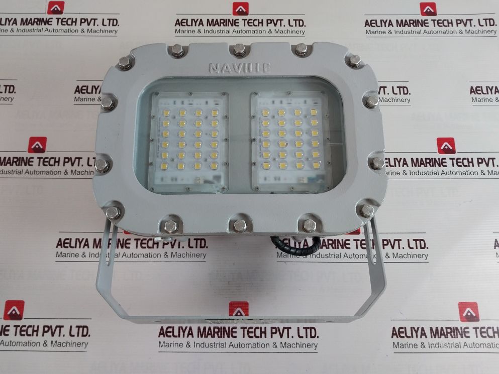 Naville Iluminacao Eznl/R6/240C Led Projector