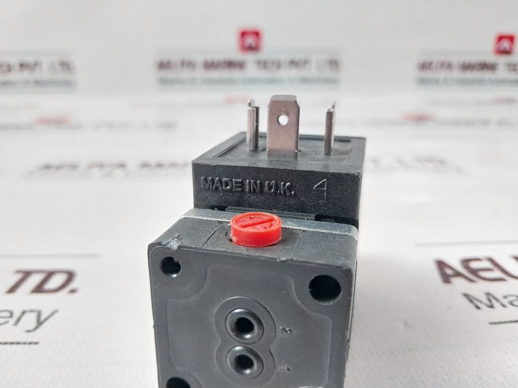Norgren V04X486L-q116A 1315 Pneumatic Valve Assembly 220V 50/60Hz
