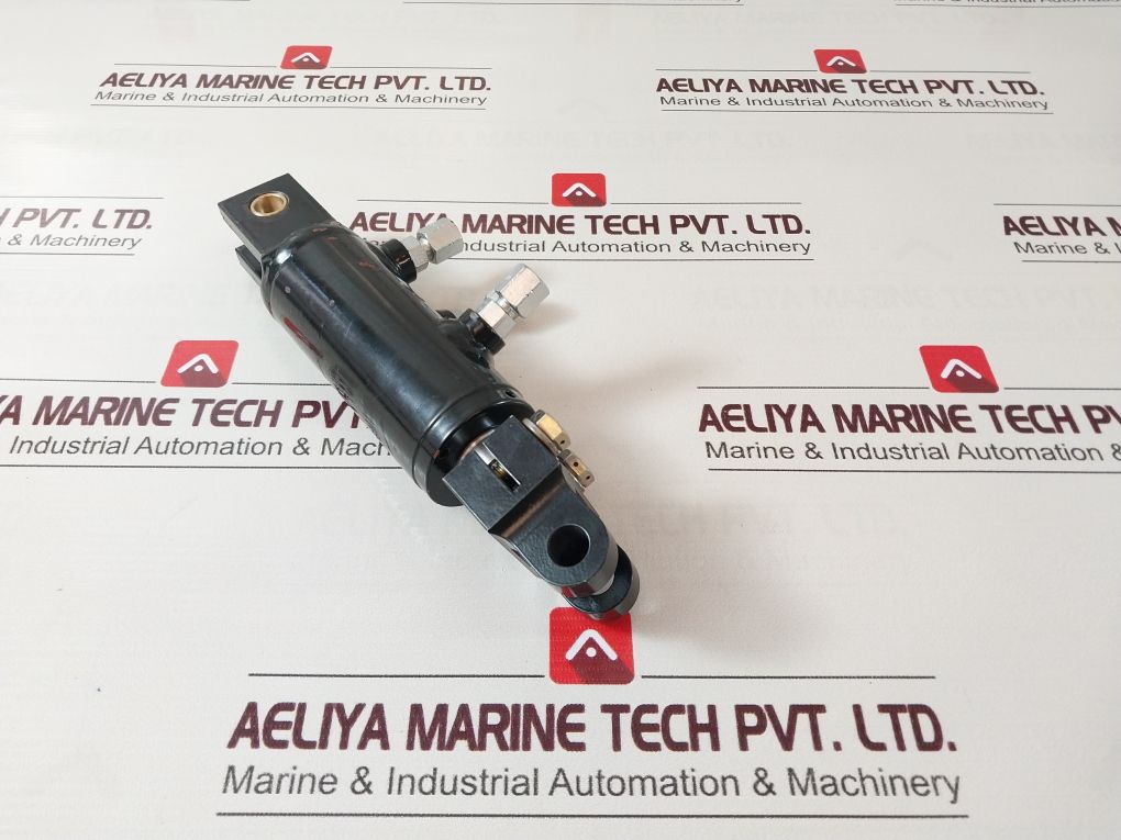 Nov 50000668 Latch Hydraulic Cylinder 10140388-001