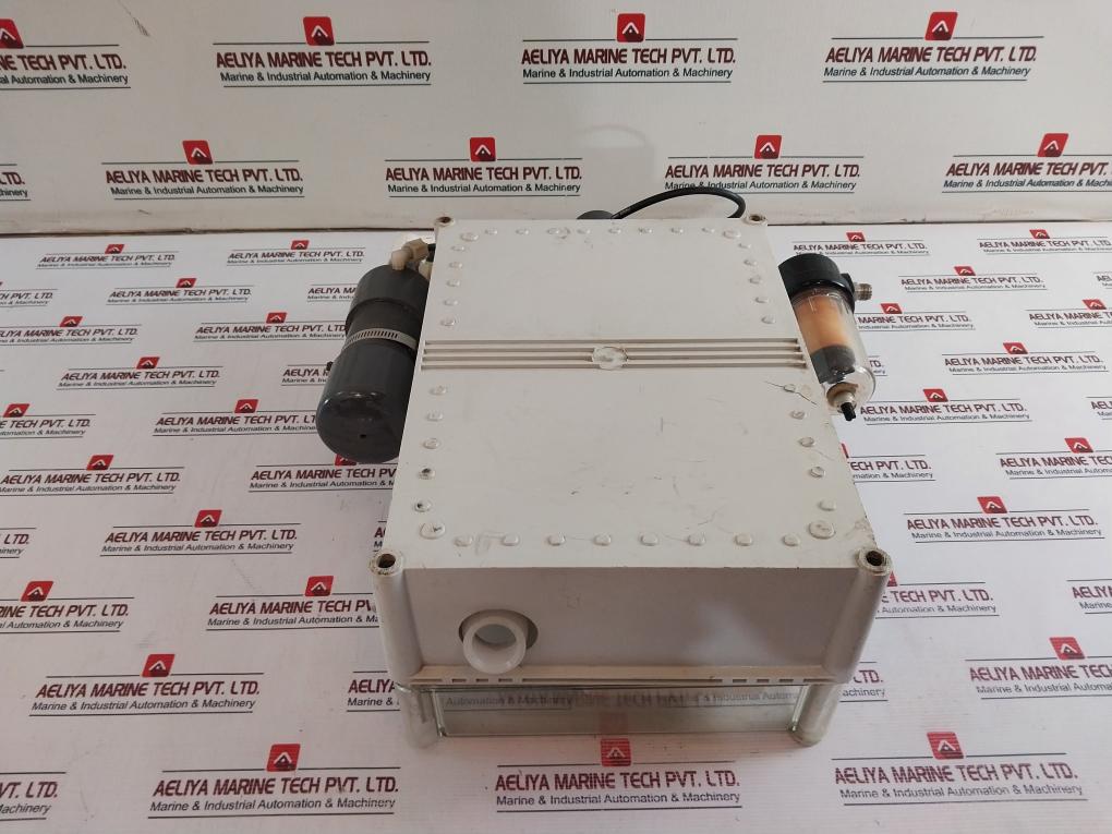 Nova Analytical Systems 440Wf/760N-50C Free Residual Chlorine Analyzer 115V