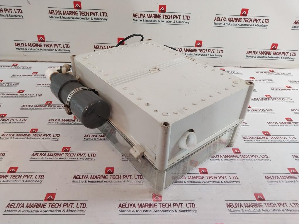 Nova Analytical Systems 440Wf/760N-50C Free Residual Chlorine Analyzer 115V