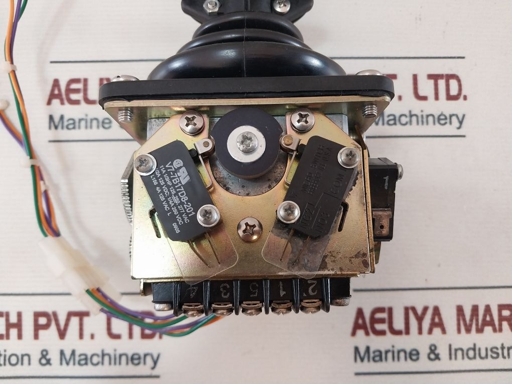 Oem Controls Js6M11517 Joystick Controller Qah1777 001