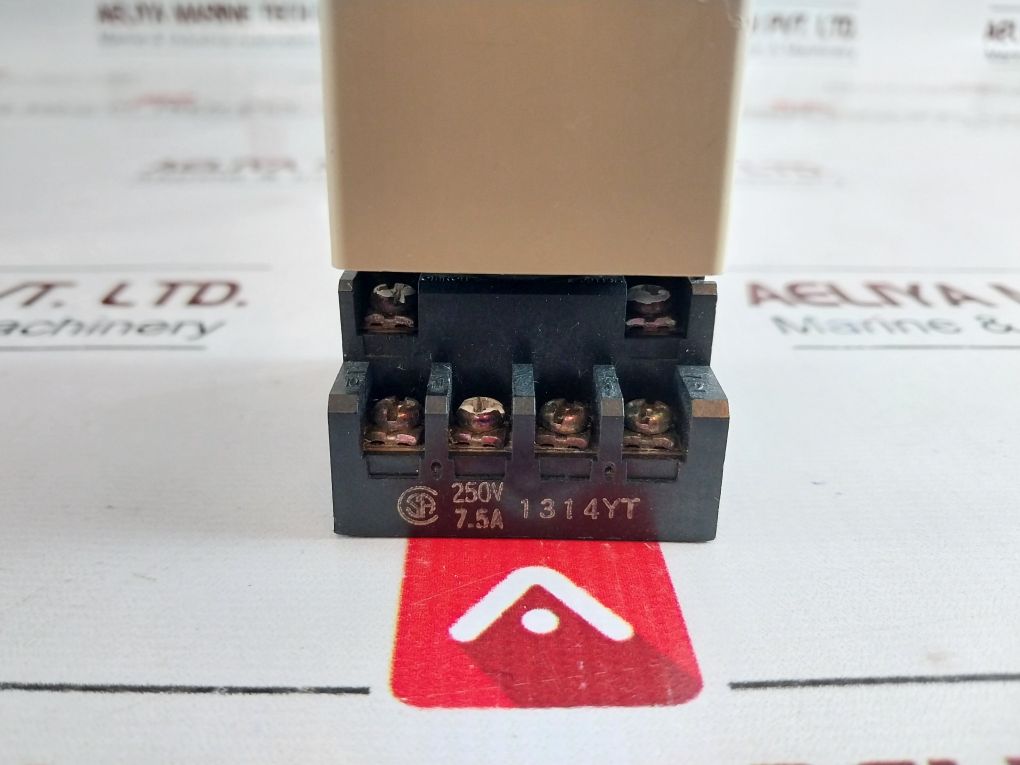 Omron 61F-gp-n Floatless Level Switch 110Vac 50/60Hz