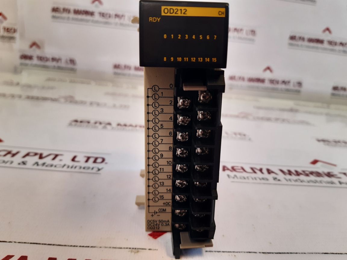 Omron Cqm1-od212 Output Unit