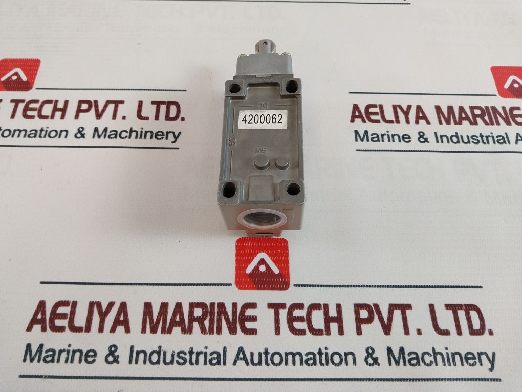 Omron D4B-2171N