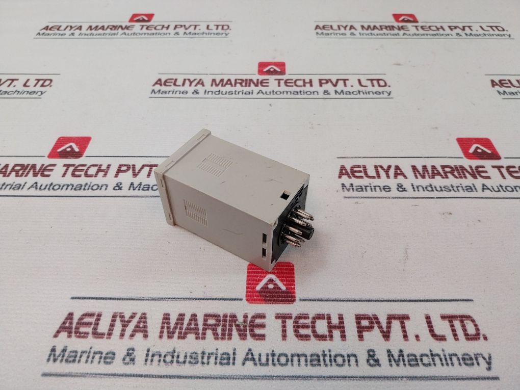 Omron E2Ca-al4D Proximity Sensor Amplifier