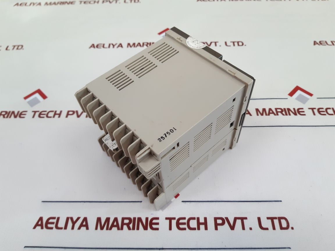 Omron E5Ax-a Temperature Controller 100 To 240 Vac