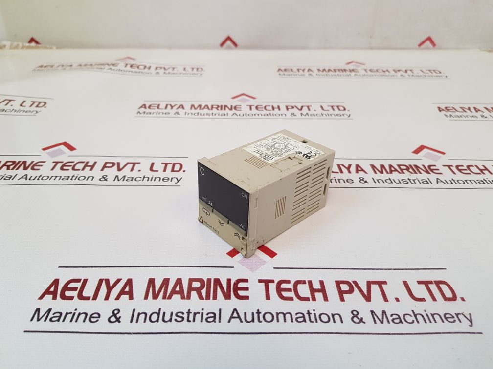 Omron E5Cs-r1Kj Temperature Controller