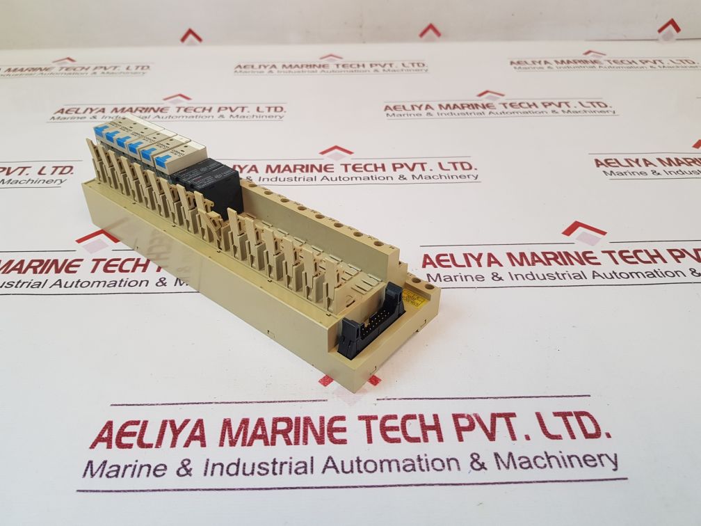Omron G70A-z0C16-4 Output Module