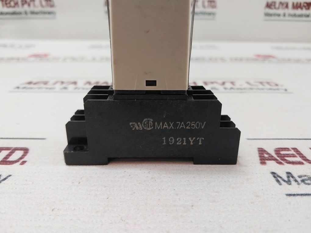 Omron H3Y-2 Timer Relay With Base
