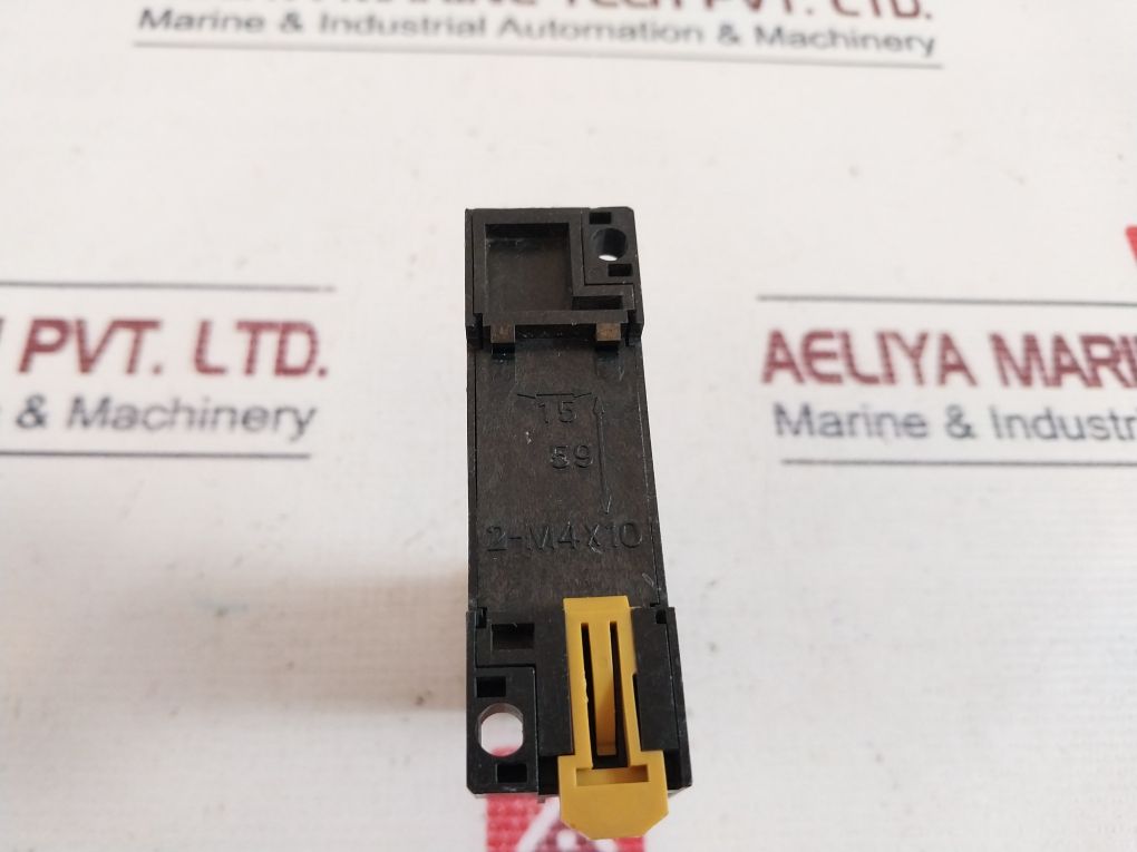Omron H3Yn-2 Timer Relay With Base 0.1S-10Min